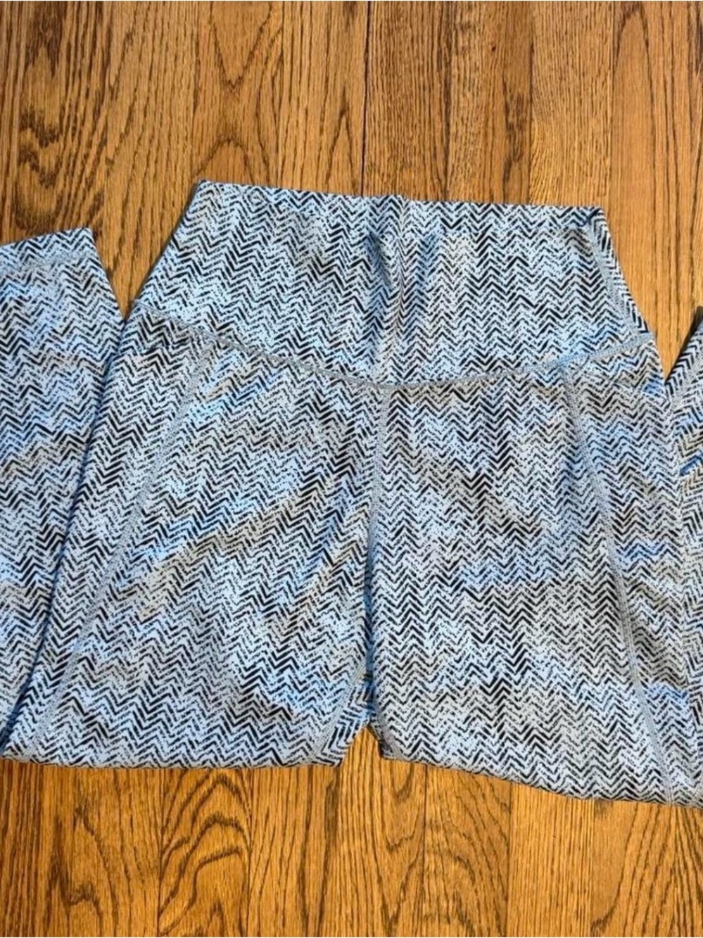 Senita Athletics High-Waist Chevron Capri Leggings — Light Blue & Navy